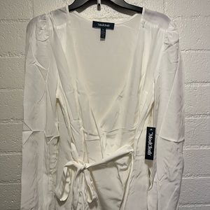 NWT ModCloth As We’re Wrapping Up Blouse (white)